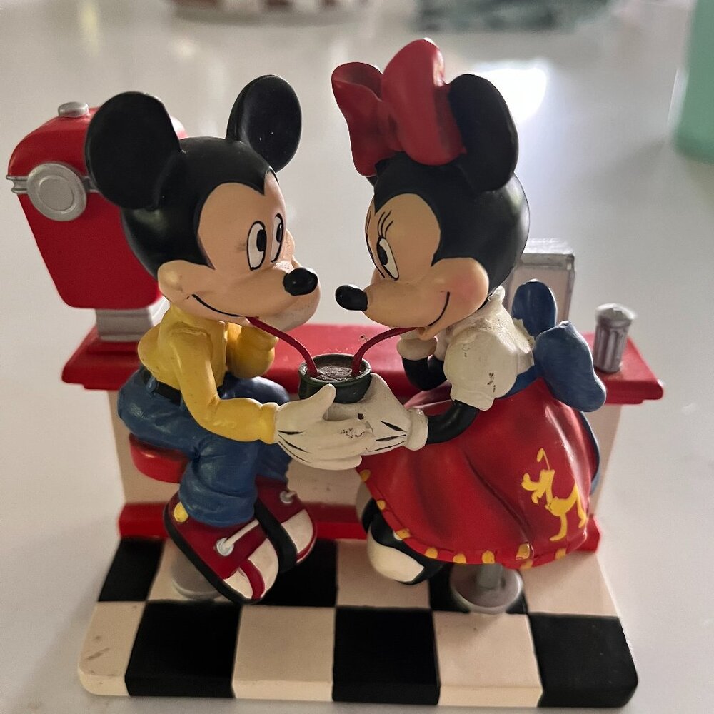 Disney Mickey & Minnie Sweethearts of the 50s Collection - Soda Shop